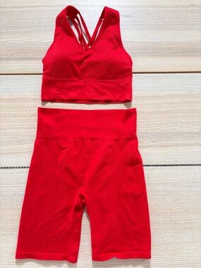 New Balance Set - Red Sports Bra & High-Waist Biker Shorts - M